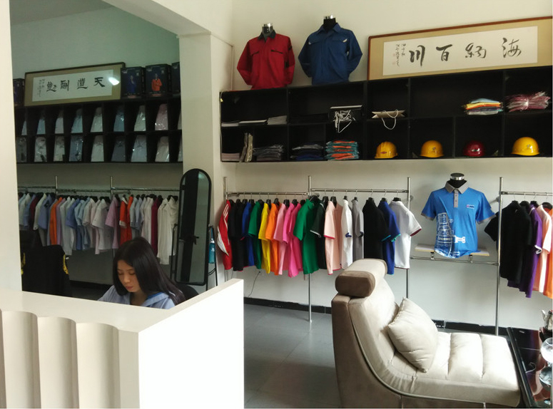 壹戰(zhàn)誠(chéng)銘服裝樣品展廳
